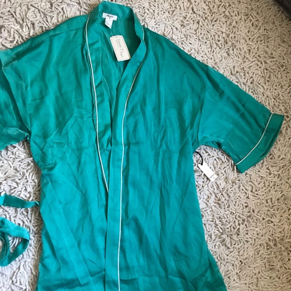 NWT Forever 21 Satin Short Robe - Picture 2 of 6